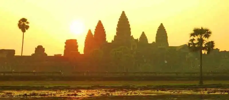 Lever du soleil à Angkor Wat Lever du soleil à Angkor Wat