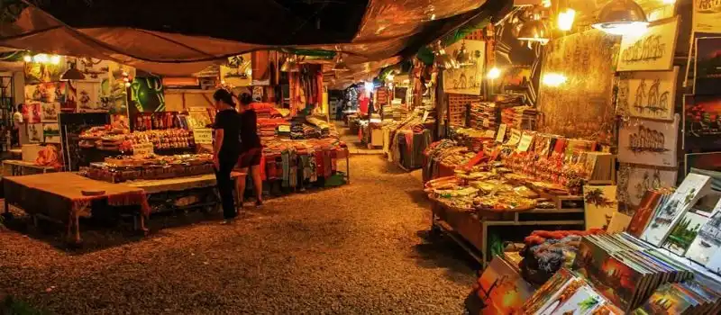 Marché de nuit d’Angkor Cambodge Marché de nuit d’Angkor Cambodge