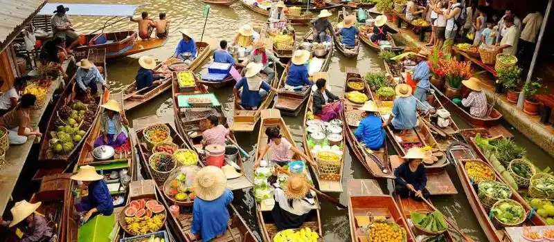 Marché flottant au Vietnam Marché flottant au Vietnam
