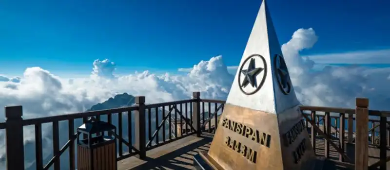 Montagne Fansipan Randonnée au lever du soleil Montagne Fansipan Randonnée au lever du soleil