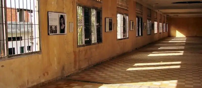 Musée du génocide de Tuol Sleng Musée du génocide de Tuol Sleng