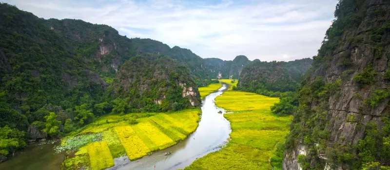 Ninh Binh - baie d’Halong terrestre Ninh Binh - baie d’Halong terrestre
