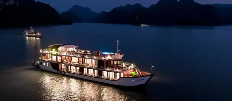 Observation des étoiles exceptionnelle croisiere en baie Halong Observation des étoiles exceptionnelle croisiere en baie Halong