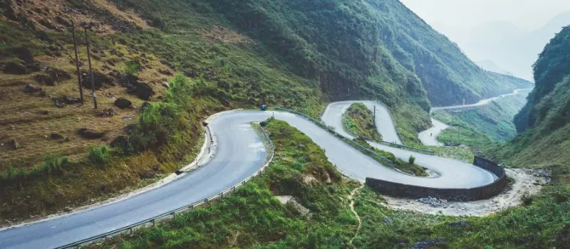 Parcourir la route de Ha Giang à moto Parcourir la route de Ha Giang à moto