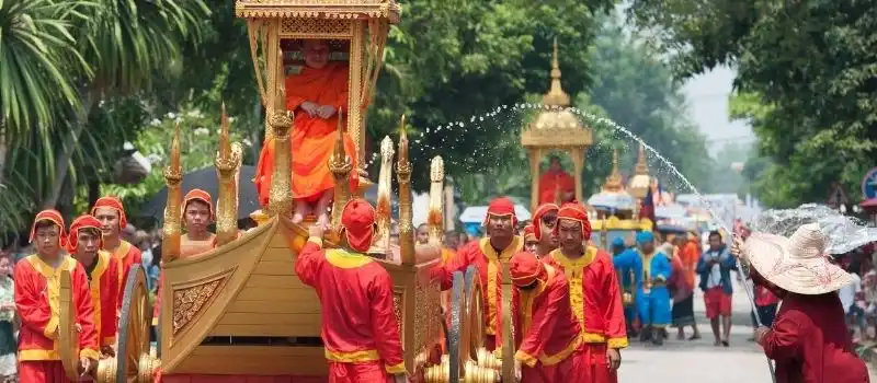 Pi Mai Lao ou Songkran Pi Mai Lao ou Songkran