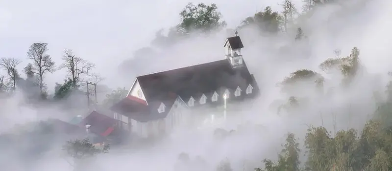 Quand le brouillard est dense: privilégier les vallées proches et les chemins sûrs Quand le brouillard est dense: privilégier les vallées proches et les chemins sûrs