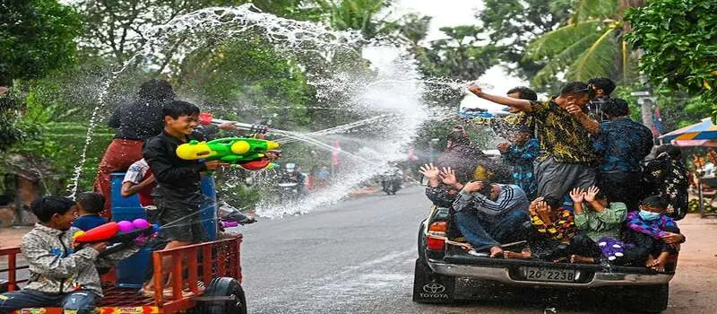 Quand l’eau unit les cœurs: la Fête de l’Eau du Cambodge