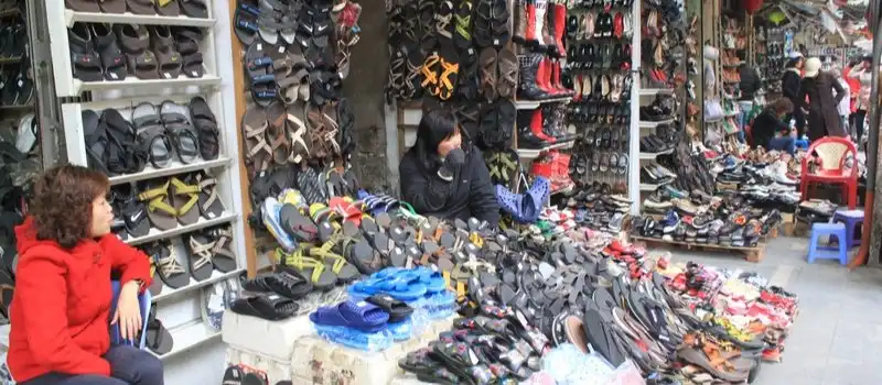 Rue Hang Dau Hanoi