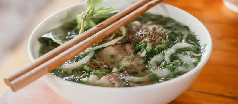 Un bol de Phở pour le petit déjeuner visite à Hanoi Un bol de Phở pour le petit déjeuner visite à Hanoi