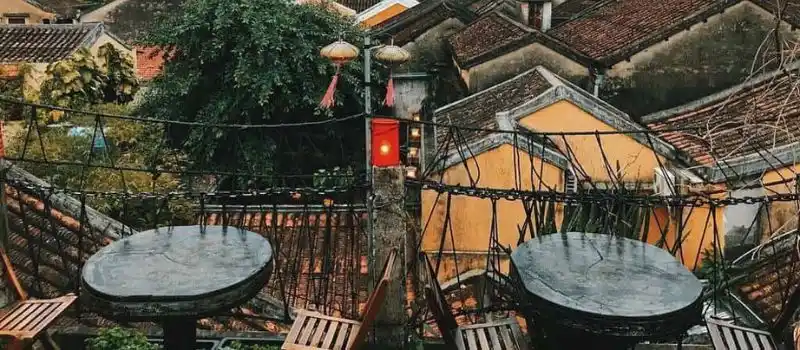 Un café dans la vieille ville Hoi An