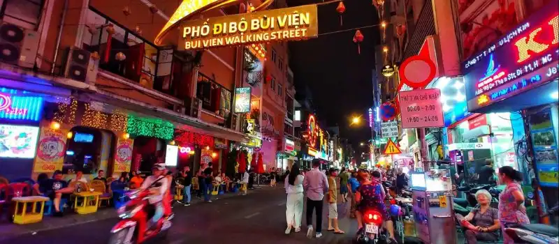 Vie nocturne à Saigon Vie nocturne à Saigon