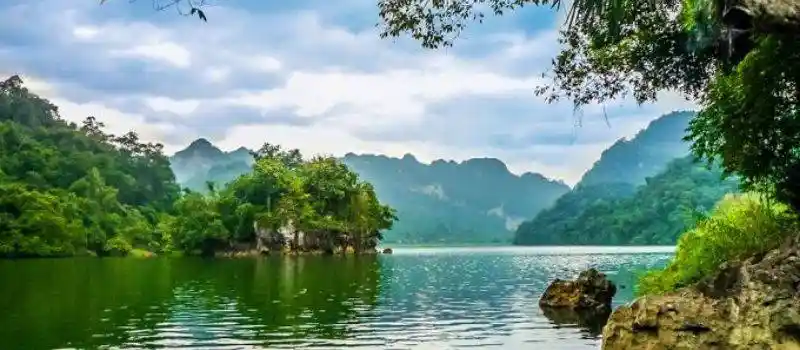 Voiture chauffeur Ba be Bac kan Voyage au nord Vietnam Voiture chauffeur Ba be Bac kan Voyage au nord Vietnam
