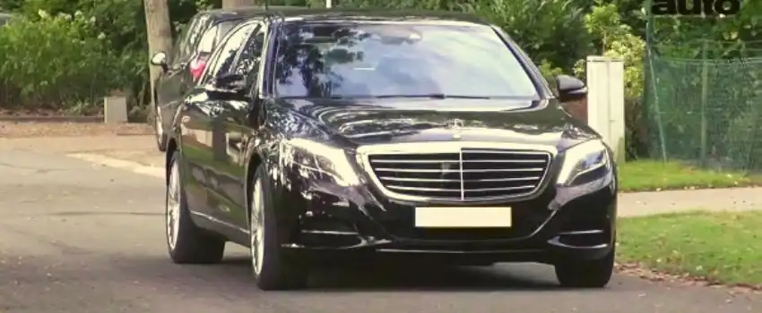 Voiture chauffeur pour transfert aéroport Saigon Vietnam