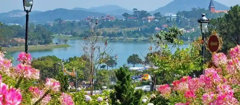 Voiture chauffeur privé Da lat Vietnam Voiture chauffeur privé Da lat Vietnam