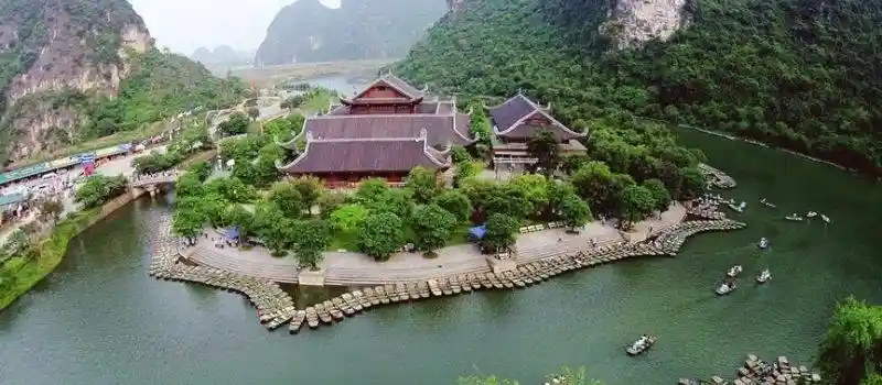 Voiture chauffeur Tam Coc Trang An Ninh Binh Voiture chauffeur Tam Coc Trang An Ninh Binh
