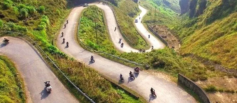 Voyage à Ha Giang traverse le boucle en moto Voyage à Ha Giang traverse le boucle en moto