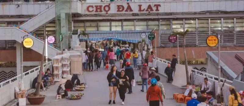 Voyage au Vietnam pas cher: Acheter dans les marchés locaux colorés Voyage au Vietnam pas cher: Acheter dans les marchés locaux colorés